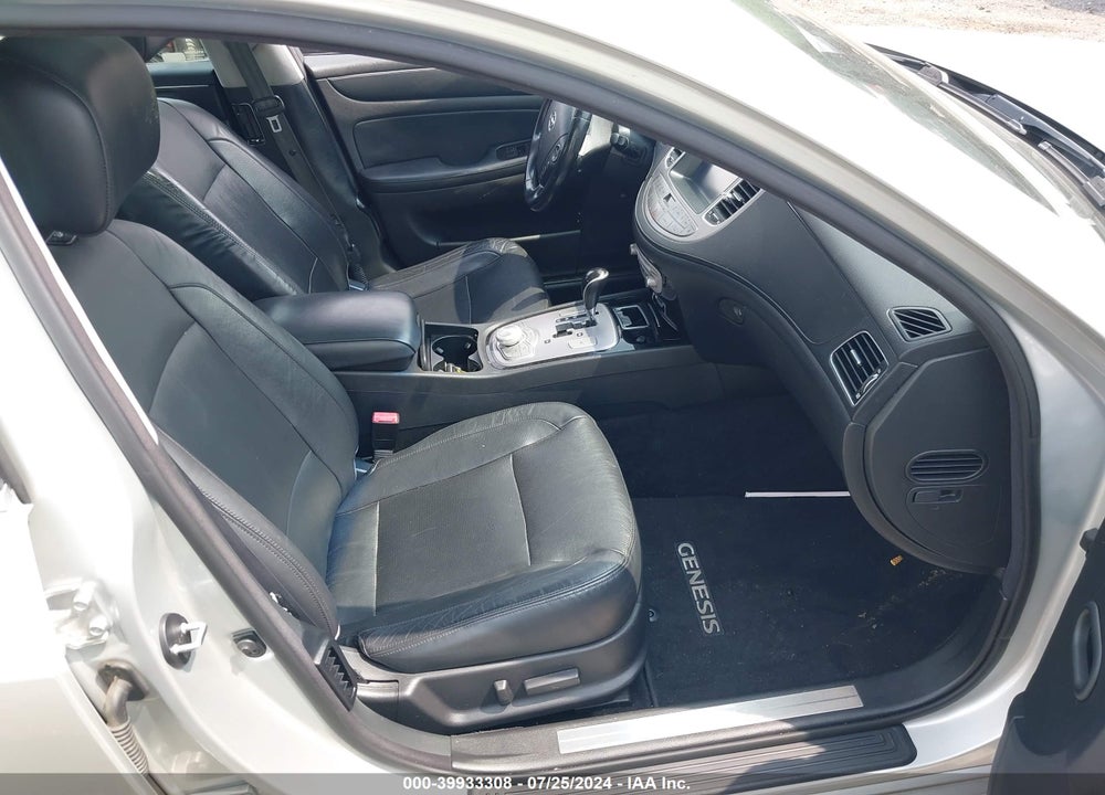 2013 HYUNDAI GENESIS 3.8 VIN: KMHGC4DD1DU222034