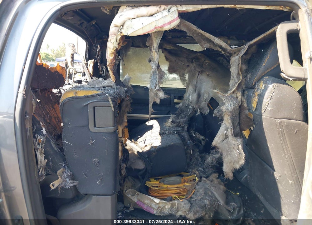 2016 TOYOTA TUNDRA SR5 5.7L V8 VIN: 5TFEY5F18GX211217