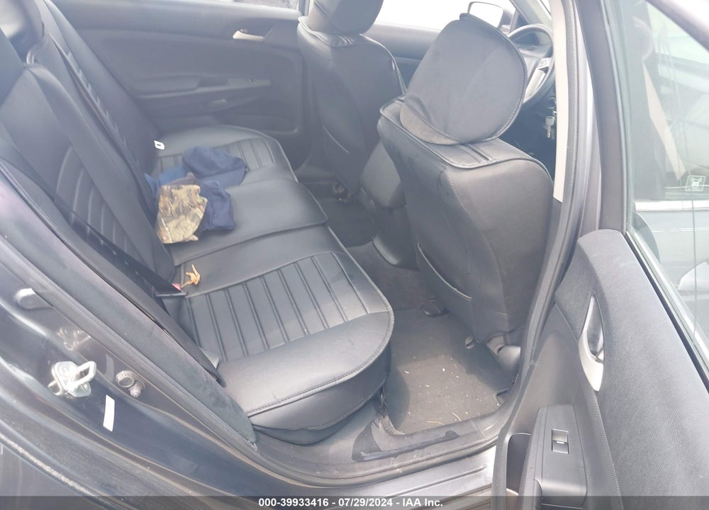 2010 HONDA ACCORD 2.4 LX-P VIN: 1HGCP2F43AA124548