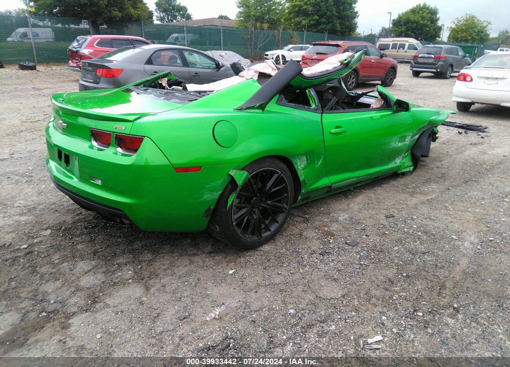 2011 CHEVROLET CAMARO LT VIN: 2G1FB1ED4B9138647