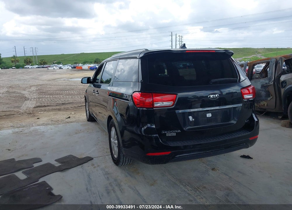 2017 KIA SEDONA LX VIN: KNDMB5C17H6327940