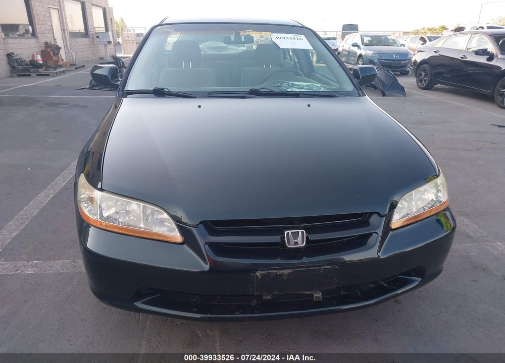 2000 HONDA ACCORD 2.3 SE VIN: JHMCG6696YC028170