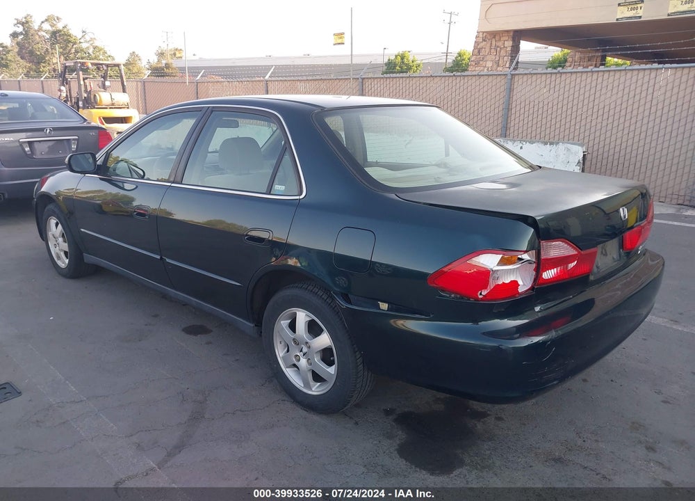 2000 HONDA ACCORD 2.3 SE VIN: JHMCG6696YC028170