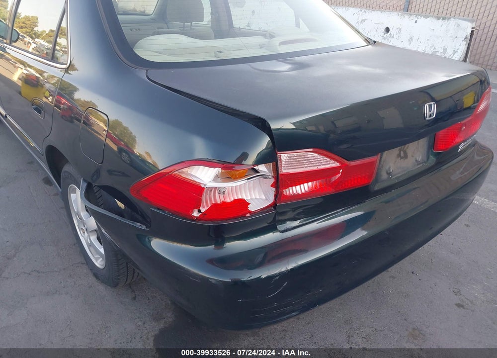 2000 HONDA ACCORD 2.3 SE VIN: JHMCG6696YC028170
