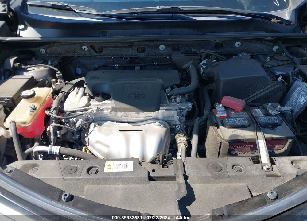 2018 TOYOTA RAV4 XLE VIN: JTMWFREV1JD116965