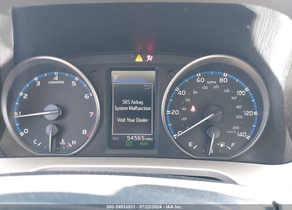 2018 TOYOTA RAV4 XLE VIN: JTMWFREV1JD116965