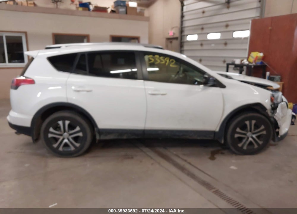 2016 TOYOTA RAV4 LE VIN: JTMBFREV2GJ096024