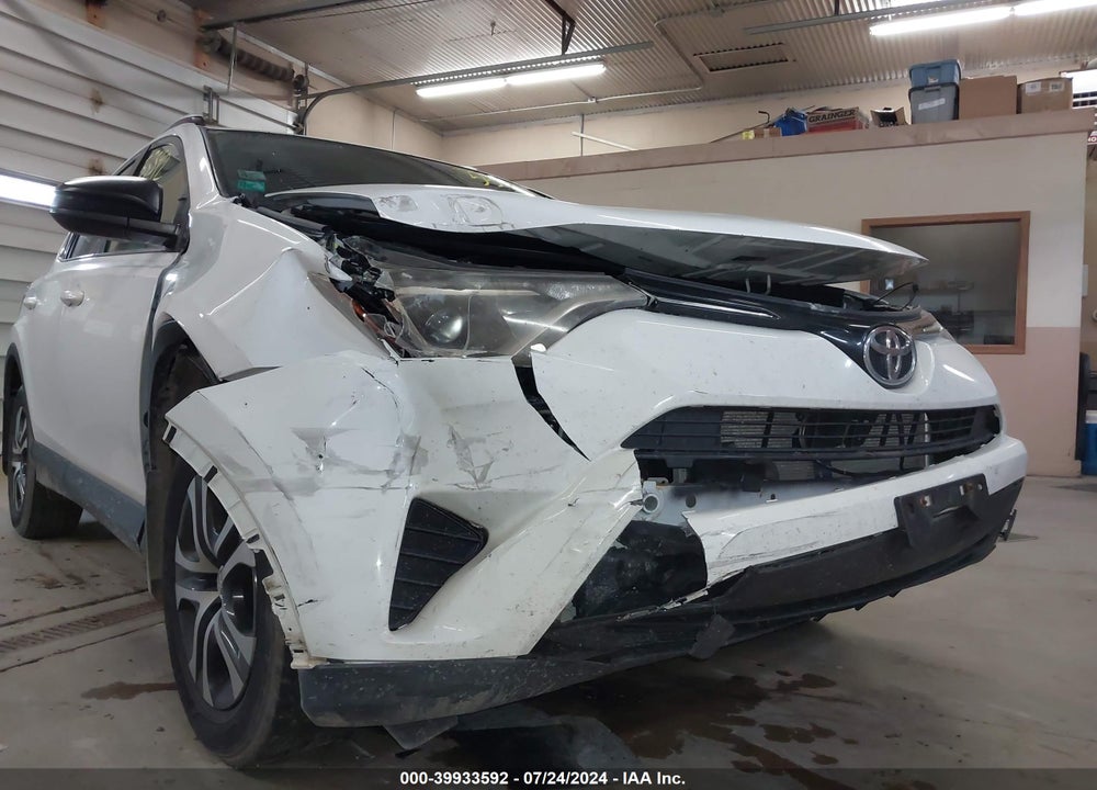 2016 TOYOTA RAV4 LE VIN: JTMBFREV2GJ096024