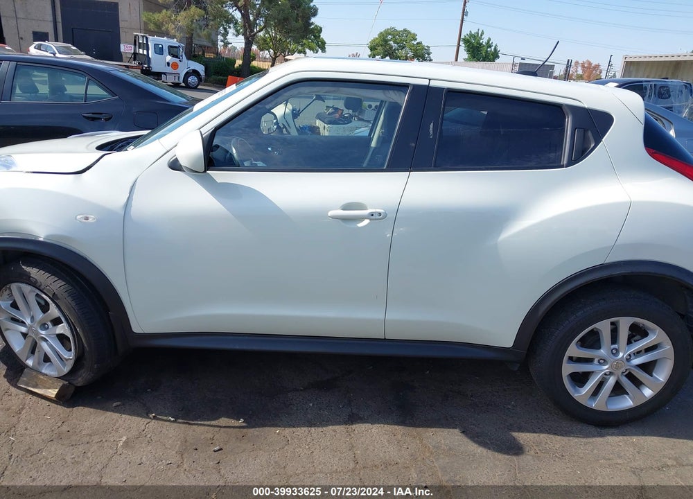 2011 NISSAN JUKE SV VIN: JN8AF5MR3BT000282