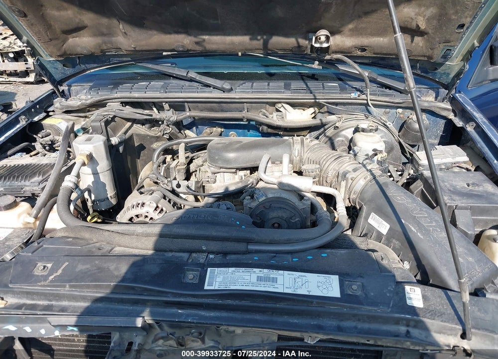 2000 CHEVROLET BLAZER LS VIN: 1GNCS18W6YK245608