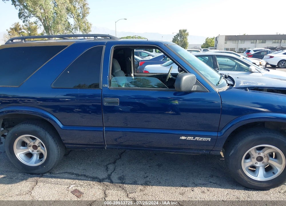 2000 CHEVROLET BLAZER LS VIN: 1GNCS18W6YK245608