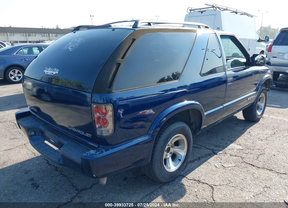 2000 CHEVROLET BLAZER LS VIN: 1GNCS18W6YK245608