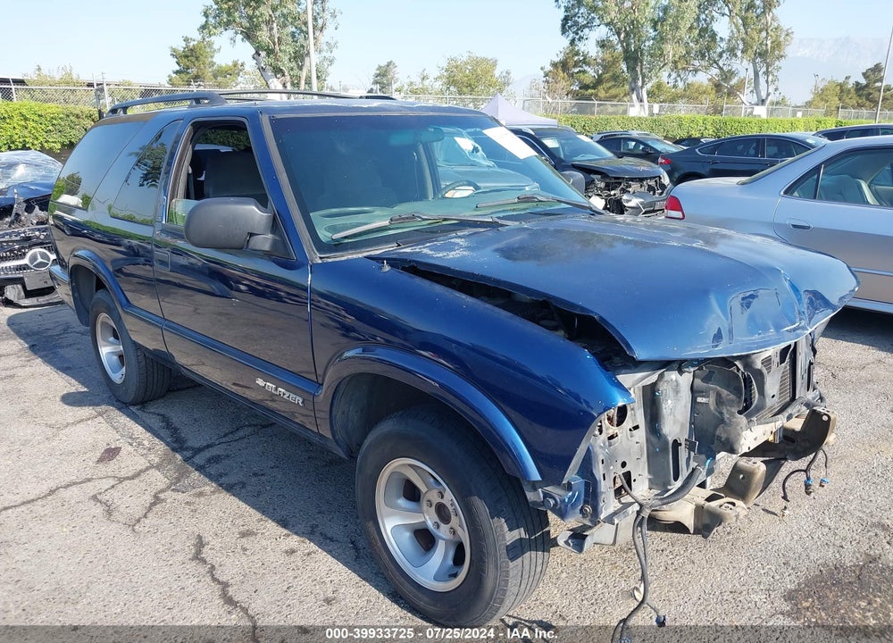 2000 CHEVROLET BLAZER LS VIN: 1GNCS18W6YK245608