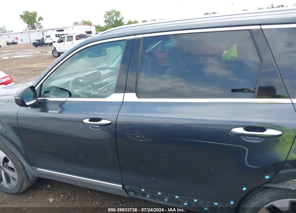 2020 KIA TELLURIDE S VIN: 5XYP6DHC5LG023128