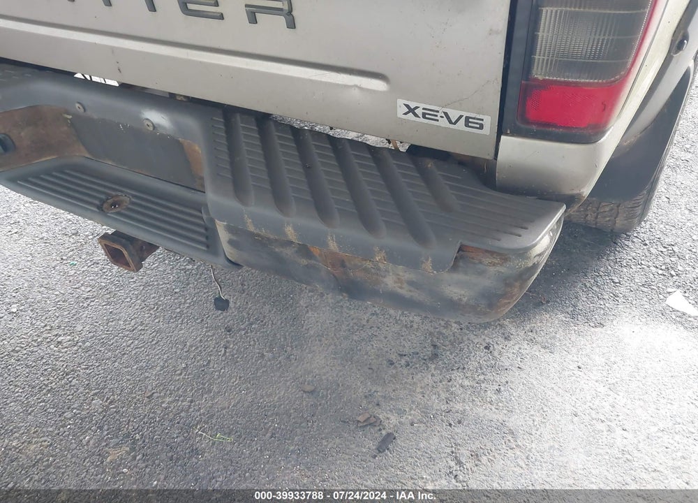2002 NISSAN FRONTIER XE-V6 VIN: 1N6ED27Y02C357758