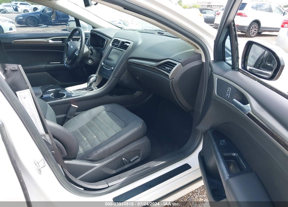 2014 FORD FUSION SE VIN: 3FA6P0HD8ER163392