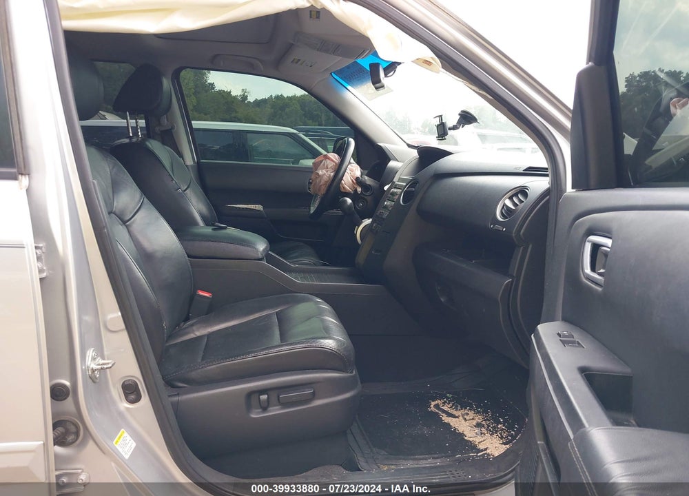 2010 HONDA PILOT EX-L VIN: 5FNYF3H60AB008355