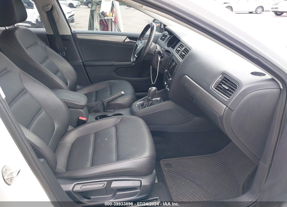 2017 VOLKSWAGEN JETTA 1.4T SE VIN: 3VWDB7AJ0HM371399