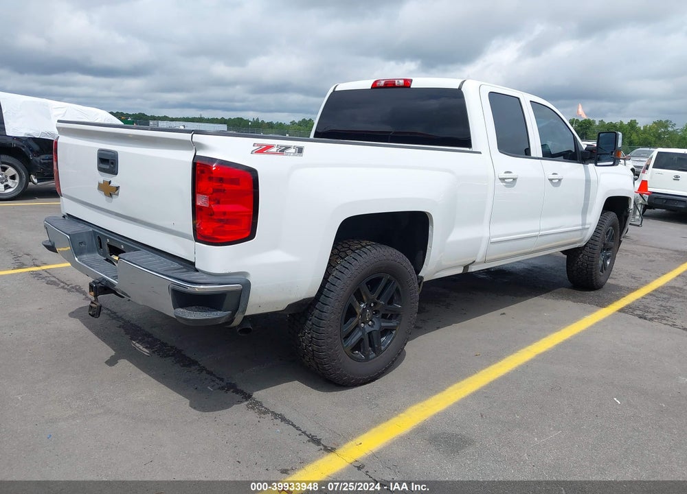 2018 CHEVROLET SILVERADO 1500 LT VIN: 1GCRCREC5JZ143321