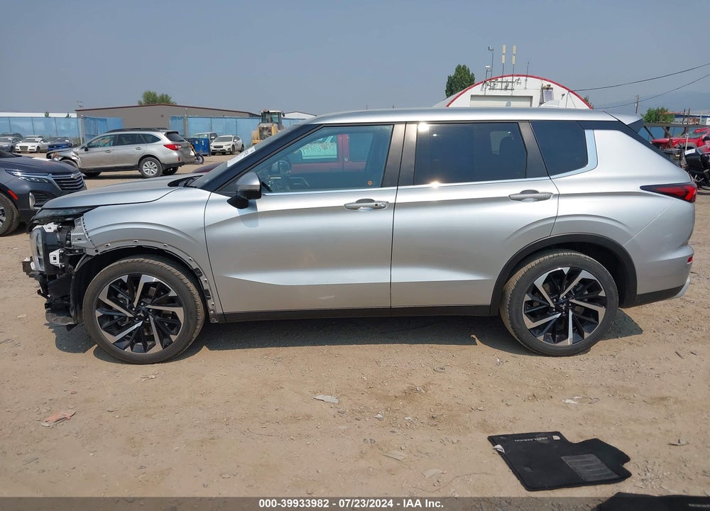 2024 MITSUBISHI OUTLANDER SE 2.5 2WD/SE BLACK EDITION S-AWC/SE BLACK EDITION W/PANO ROOF VIN: JA4J3VA8XRZ037640