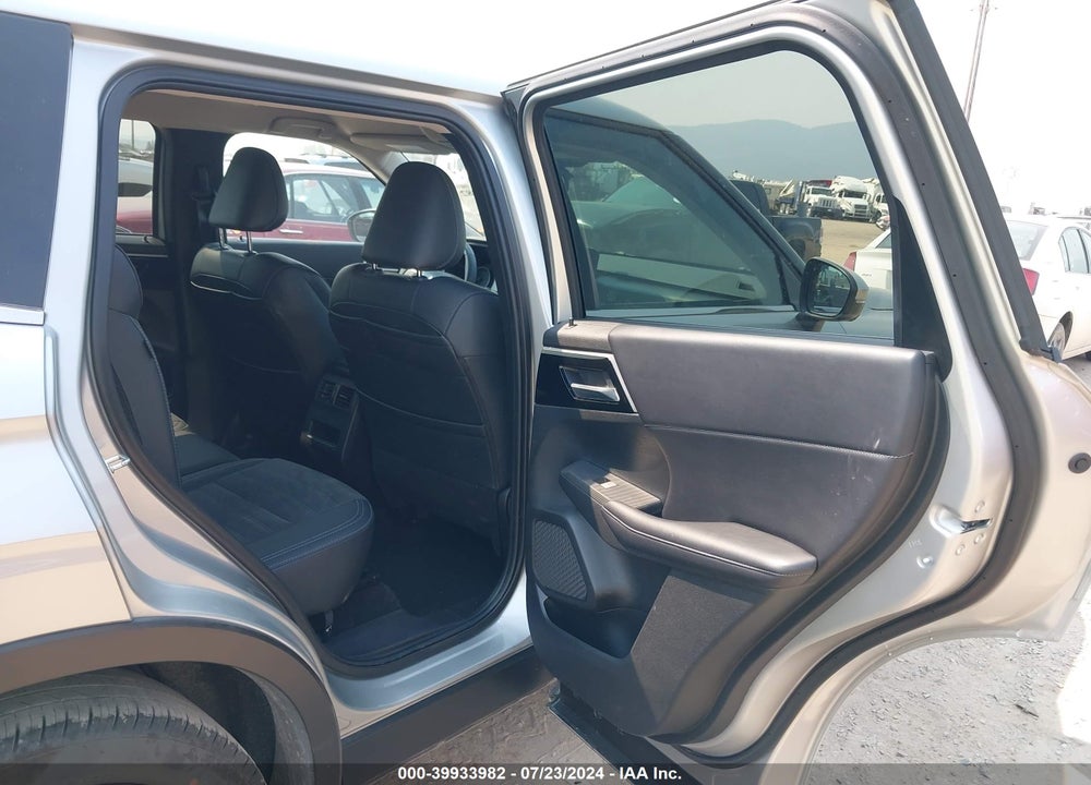 2024 MITSUBISHI OUTLANDER SE 2.5 2WD/SE BLACK EDITION S-AWC/SE BLACK EDITION W/PANO ROOF VIN: JA4J3VA8XRZ037640