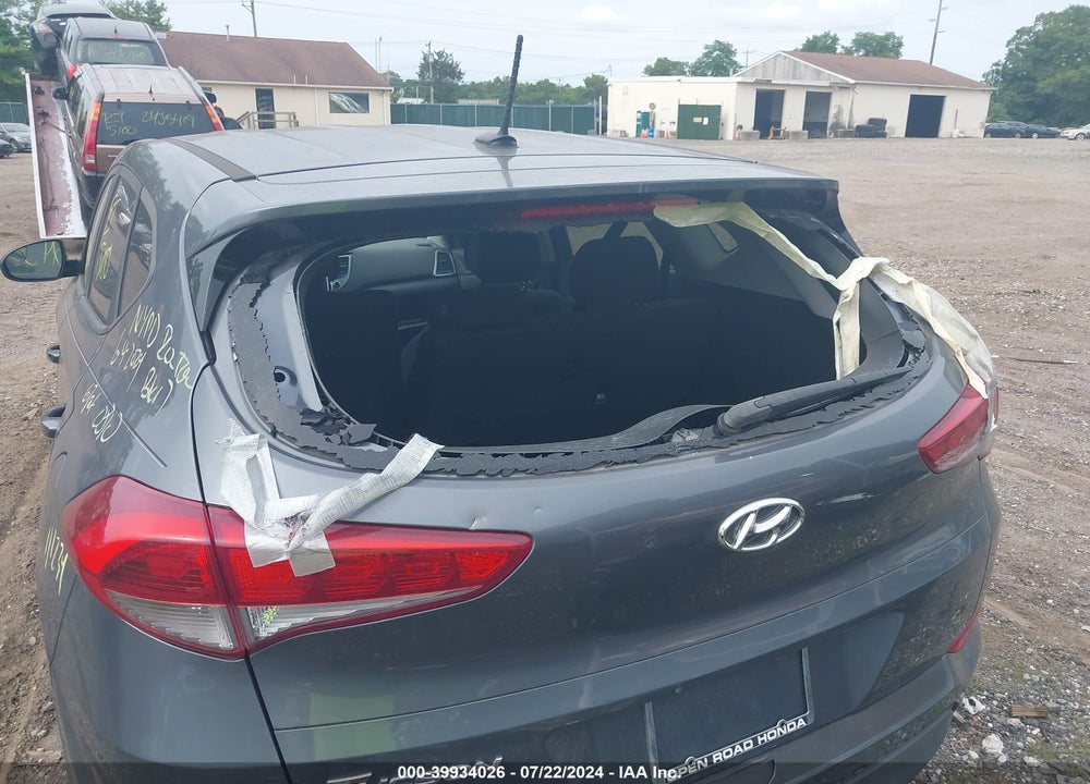 2017 HYUNDAI TUCSON SE VIN: KM8J23A42HU269473