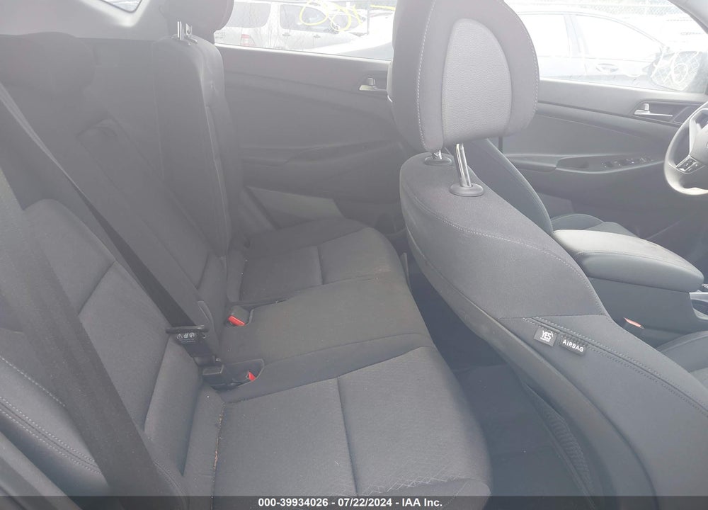 2017 HYUNDAI TUCSON SE VIN: KM8J23A42HU269473