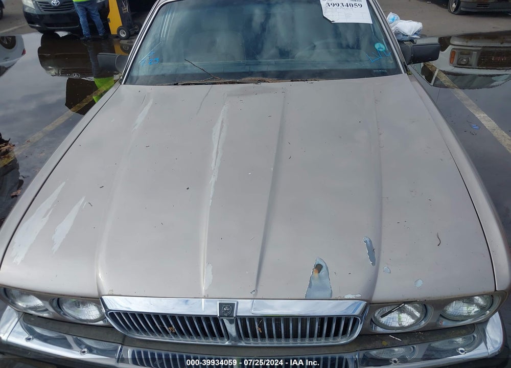 1988 JAGUAR VANDENPLAS VIN: SAJKV1649JC521407