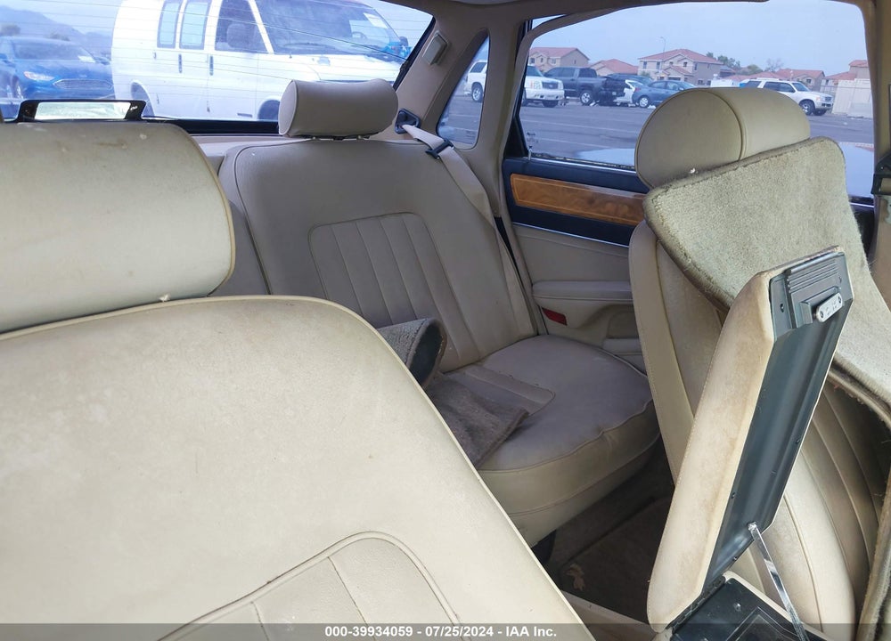 1988 JAGUAR VANDENPLAS VIN: SAJKV1649JC521407