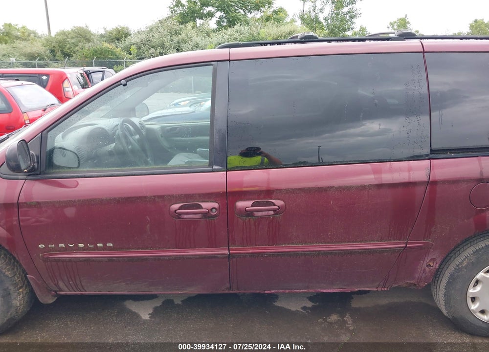 2001 CHRYSLER TOWN & COUNTRY LX VIN: 2C8GP44311R324702