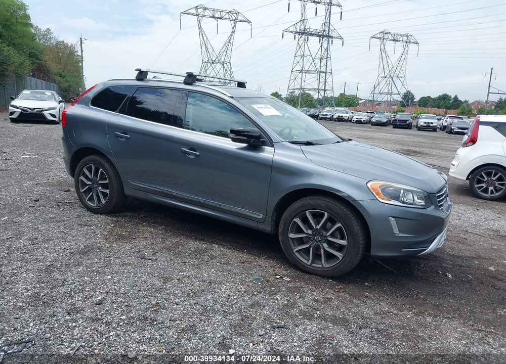 2017 VOLVO XC60 T6 DYNAMIC VIN: YV449MRR4H2019146