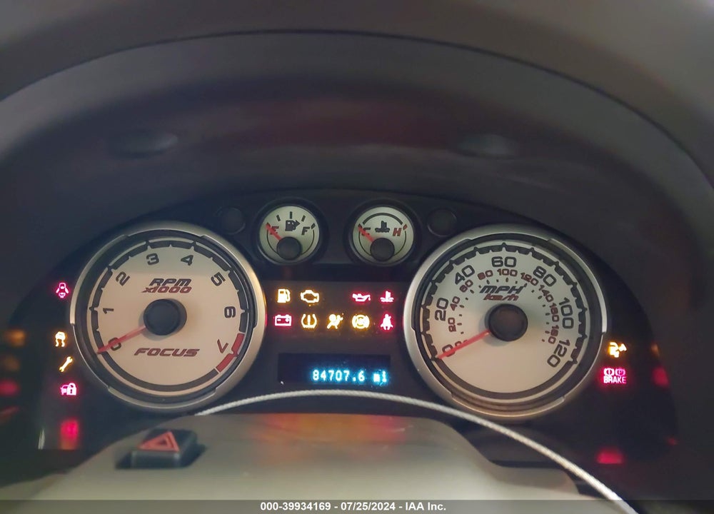 2011 FORD FOCUS SEL VIN: 1FAHP3HN1BW124994