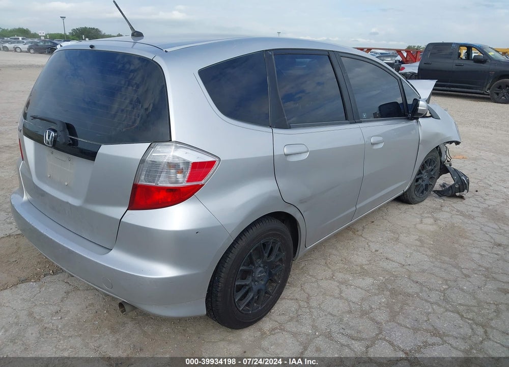 2012 HONDA FIT VIN: JHMGE8H32CC001844