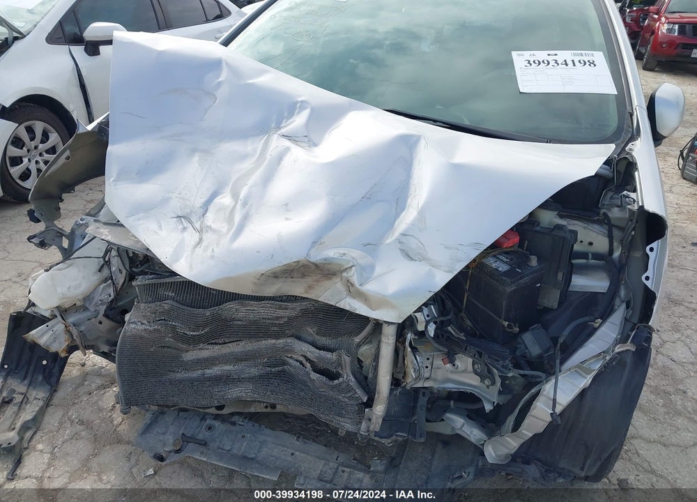 2012 HONDA FIT VIN: JHMGE8H32CC001844