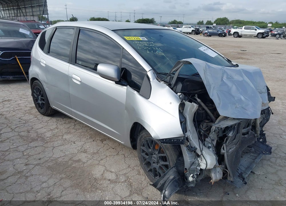 2012 HONDA FIT VIN: JHMGE8H32CC001844