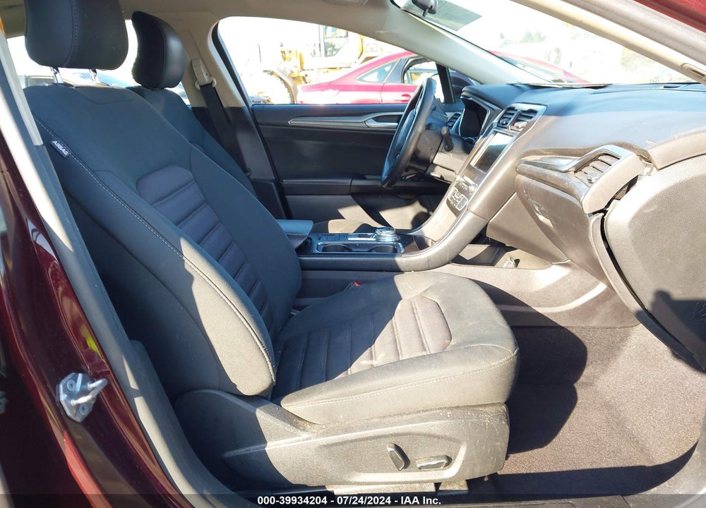 2017 FORD FUSION SE VIN: 3FA6P0HD8HR158195