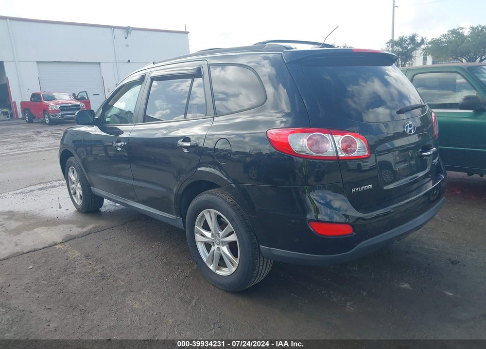 2011 HYUNDAI SANTA FE VIN: 5XYZKDAG7BG063145