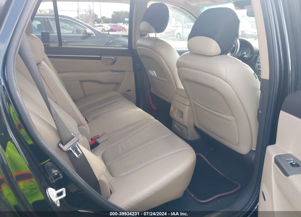 2011 HYUNDAI SANTA FE VIN: 5XYZKDAG7BG063145