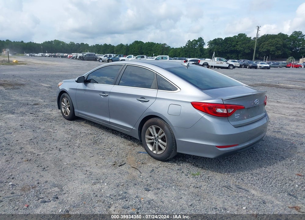 2015 HYUNDAI SONATA SE VIN: 5NPE24AF3FH158418