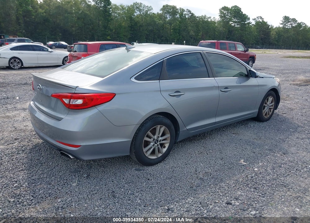 2015 HYUNDAI SONATA SE VIN: 5NPE24AF3FH158418