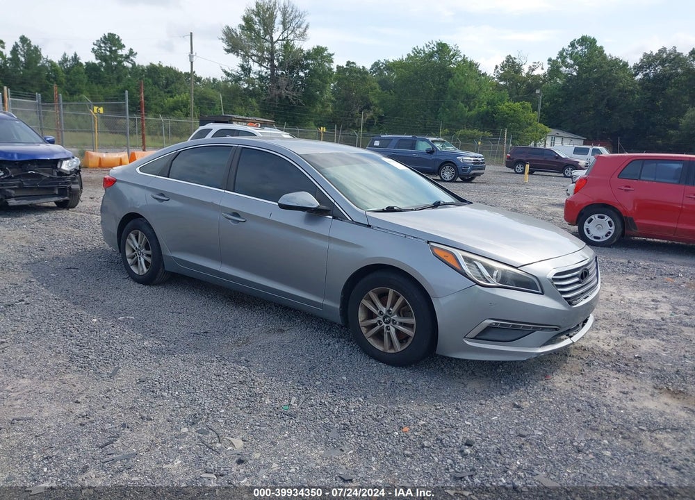 2015 HYUNDAI SONATA SE VIN: 5NPE24AF3FH158418