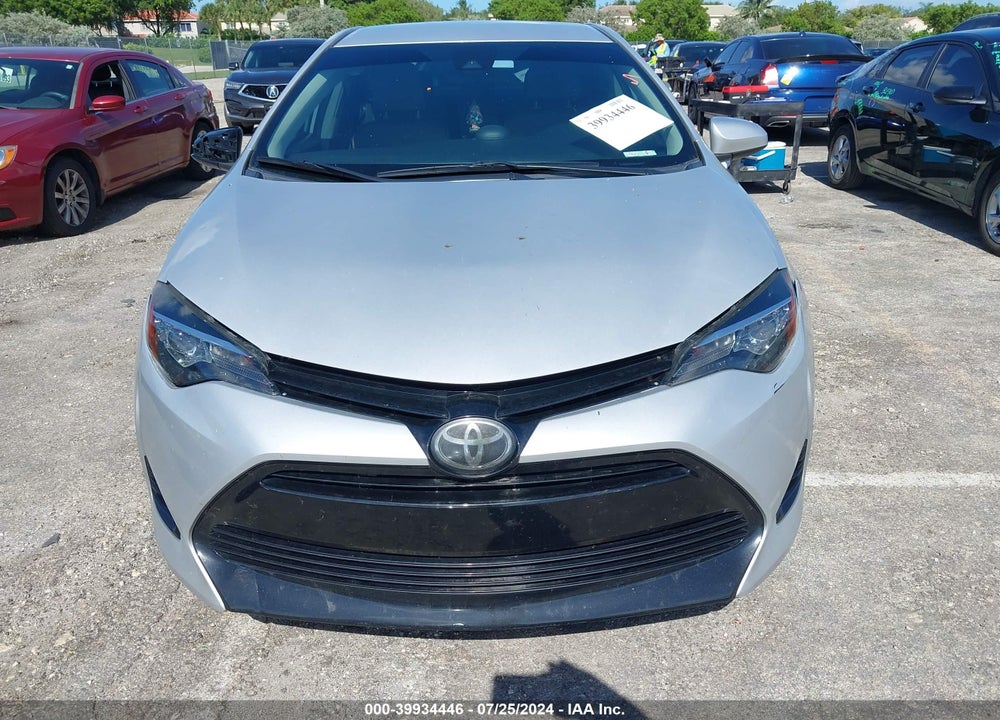2018 TOYOTA COROLLA LE VIN: 5YFBURHE4JP801734
