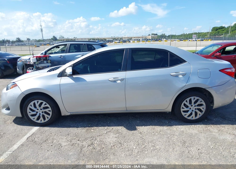 2018 TOYOTA COROLLA LE VIN: 5YFBURHE4JP801734
