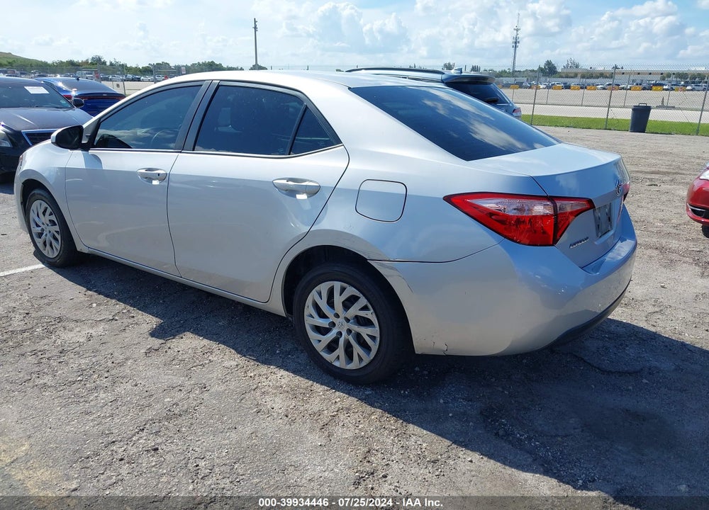 2018 TOYOTA COROLLA LE VIN: 5YFBURHE4JP801734