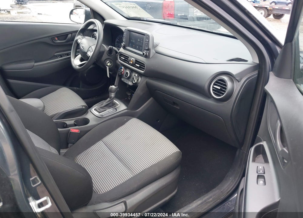 2019 HYUNDAI KONA SE VIN: KM8K12AA2KU252655