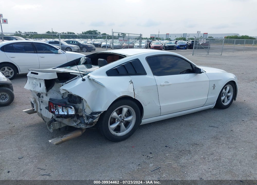 2014 FORD MUSTANG V6 PREMIUM VIN: 1ZVBP8AM3E5221149
