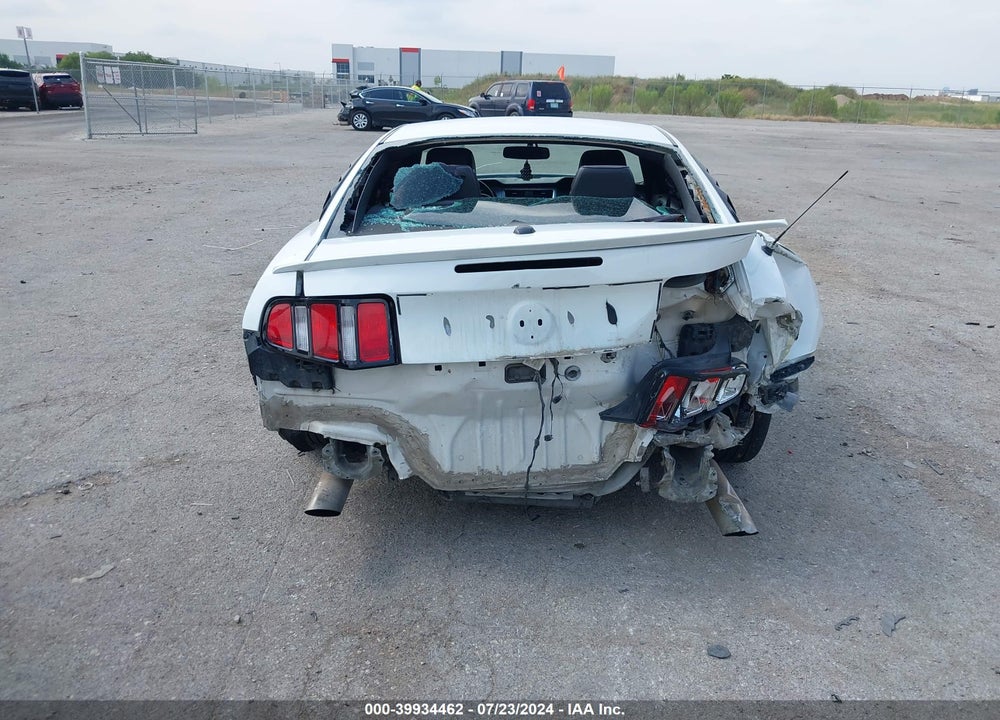 2014 FORD MUSTANG V6 PREMIUM VIN: 1ZVBP8AM3E5221149