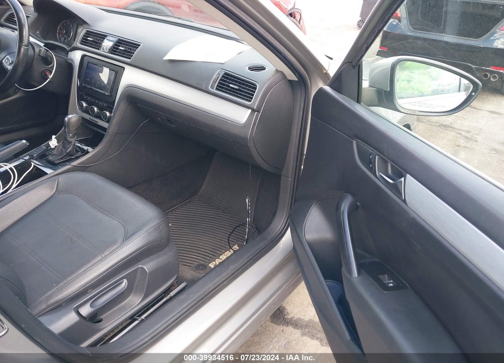 2012 VOLKSWAGEN PASSAT 2.5L SE VIN: 1VWBP7A33CC014416