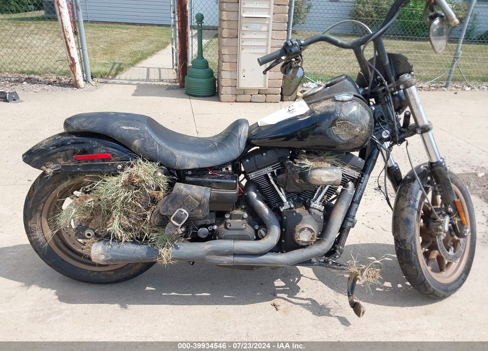 2016 HARLEY-DAVIDSON FXDLS VIN: 1HD1GS822GC327833