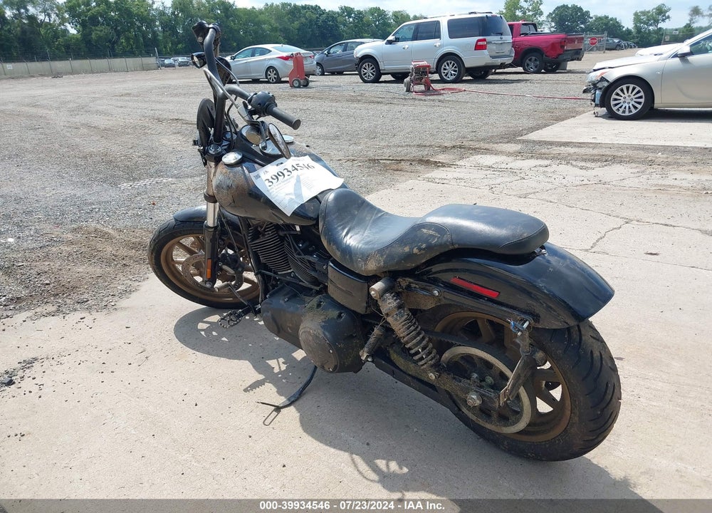 2016 HARLEY-DAVIDSON FXDLS VIN: 1HD1GS822GC327833